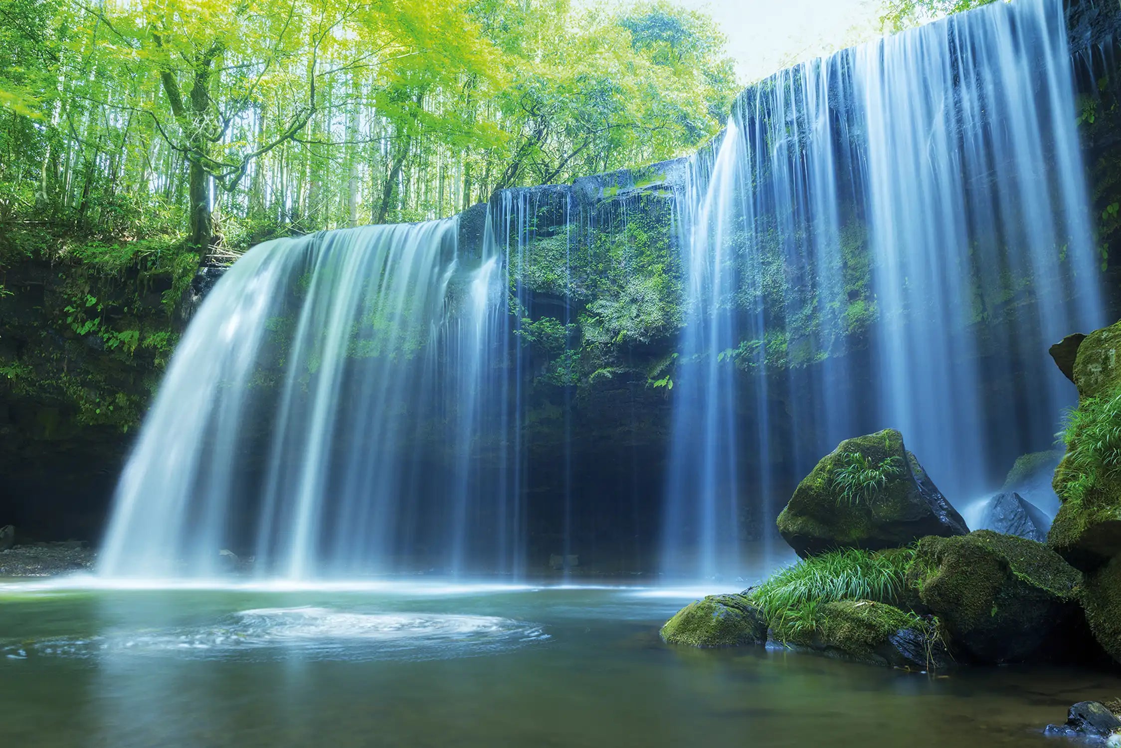 Der Nabegataki-Park in der Präfektur Kumamoto ist ein wunderbares Reiseziel mit einem faszinierenden Wasserfall